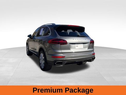 Used 2018 Porsche Cayenne Platinum Edition image 3