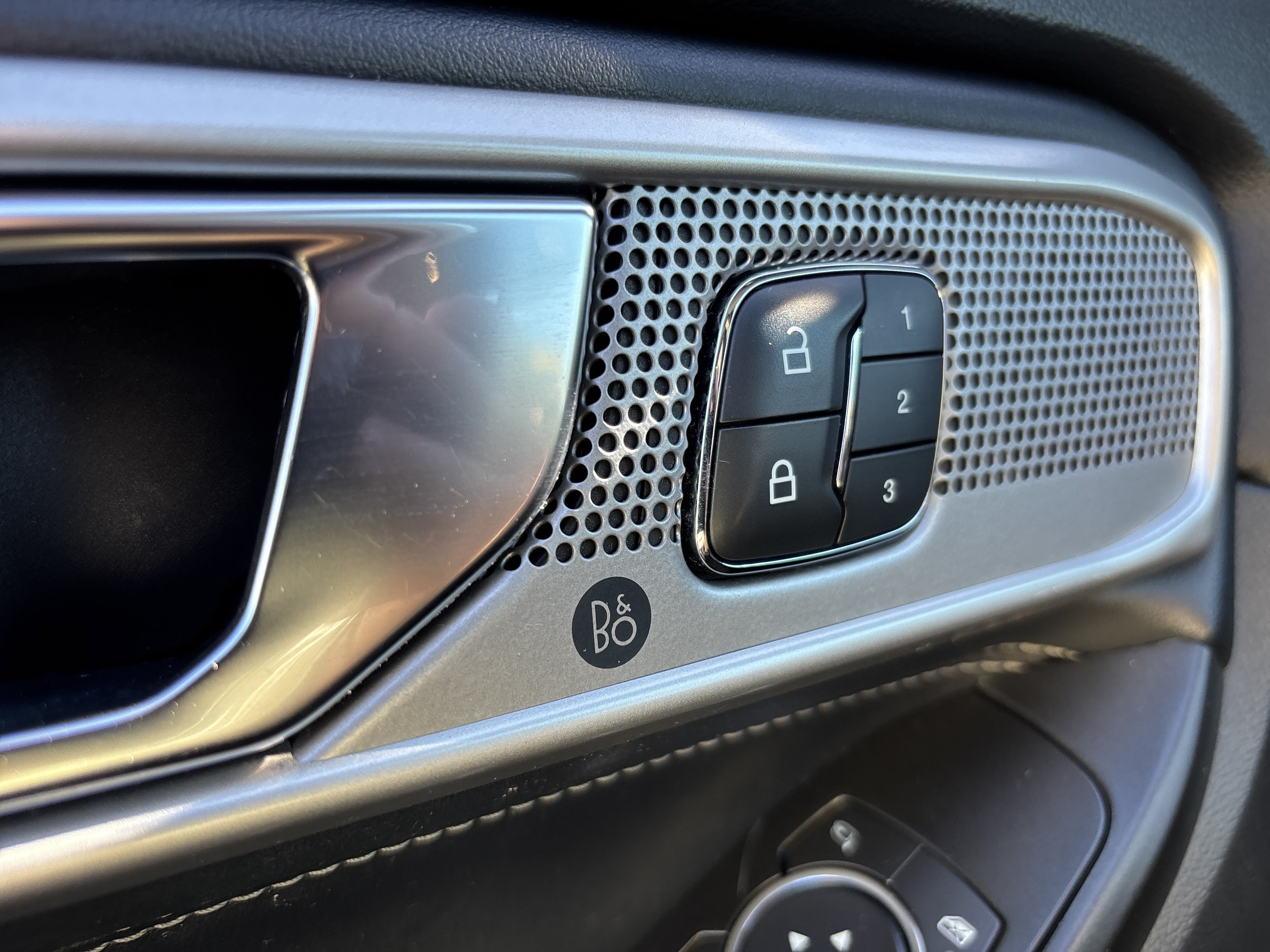 Used 2020 Ford Explorer Limited RWD image 24
