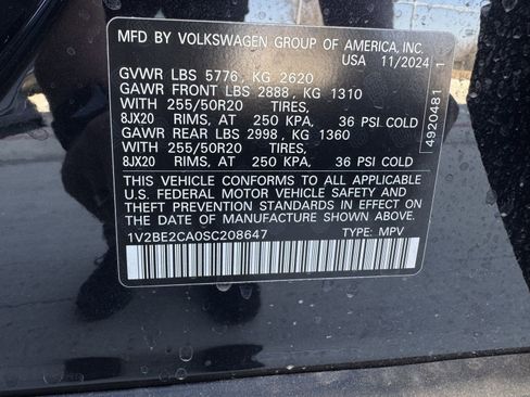 Used 2025 Volkswagen Atlas Cross Sport SEL image 29