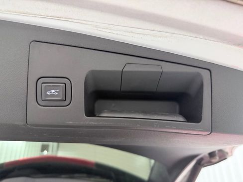 Used 2018 Cadillac XT5 Luxury w/ Driver Awareness Package image 31