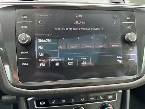 Used 2018 Volkswagen Tiguan SEL AWD/4WD image 25