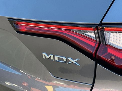Certified 2023 Acura MDX FWD w/ Technology Package image 7