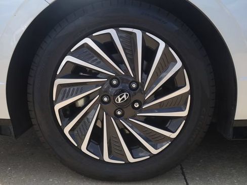 Certified 2025 Hyundai Sonata SEL FWD image 8