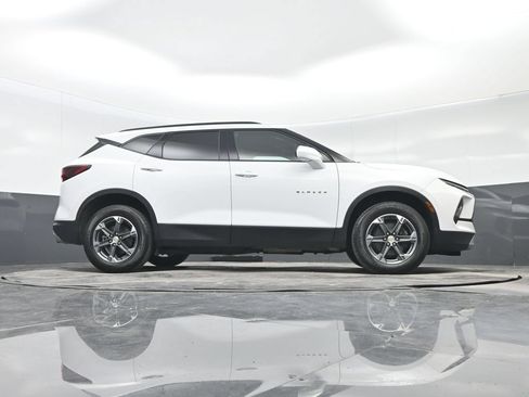 Used 2025 Chevrolet Blazer LT w/ Convenience Package FWD image 22