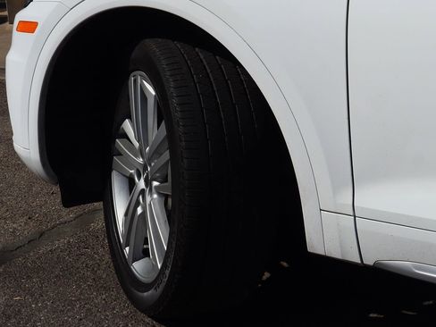 Used 2019 Audi Q5 Premium Plus w/ Premium Plus Package image 6