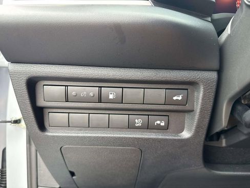 Used 2024 Mitsubishi Outlander 4WD Plug-In Hybrid image 20