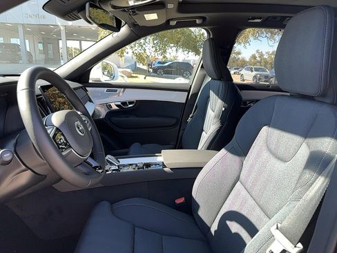 Used 2025 Volvo XC90 B6 Ultra w/ Protection Package Premier image 13