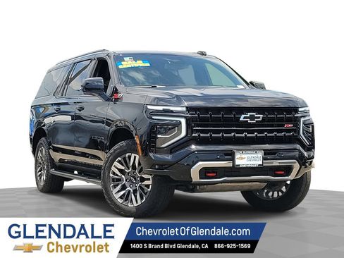 Certified 2025 Chevrolet Suburban Z71 AWD/4WD image 1