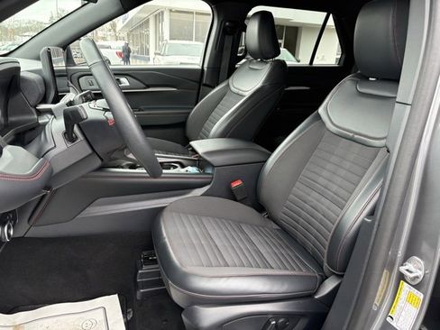 Used 2025 Ford Explorer ST-Line image 23