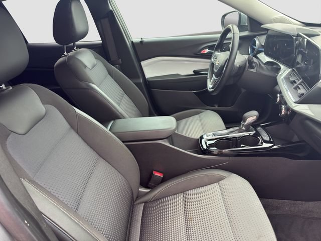 Used 2024 Chevrolet Trax LT w/ Driver Confidence Package FWD image 20