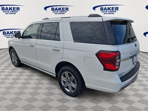 Used 2024 Ford Expedition Platinum AWD/4WD image 5