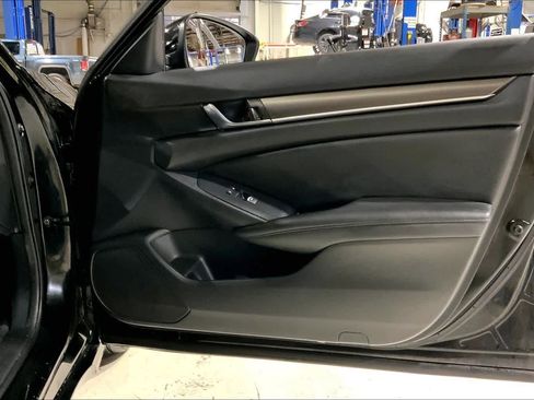 Used 2019 Honda Accord LX image 24