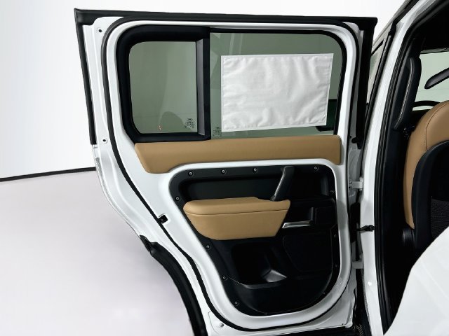 New 2026 Land Rover Defender 110 X-Dynamic SE AWD/4WD image 22