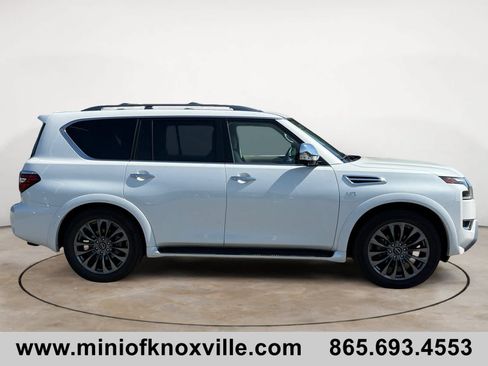 Used 2022 Nissan Armada Platinum w/ Captain's Chairs Package AWD/4WD image 2
