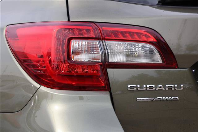 Used 2019 Subaru Outback 3.6R Touring w/ Popular Package #3A AWD/4WD image 11