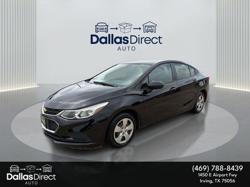 Used 2018 Chevrolet Cruze LS FWD image 1