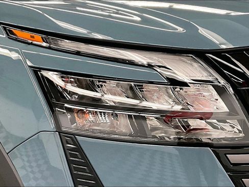 New 2026 Nissan Pathfinder Platinum w/ Lighting Package AWD/4WD image 15