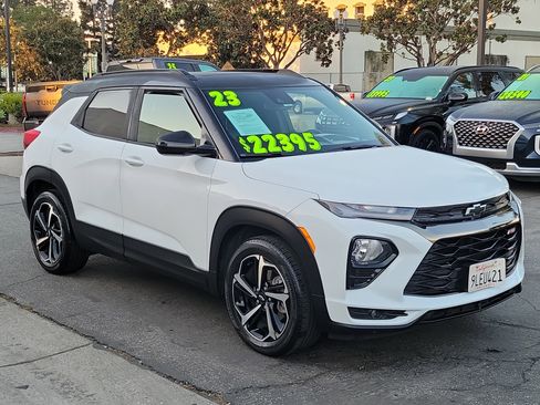 Used 2023 Chevrolet TrailBlazer RS w/ Sun and Liftgate Package image 27