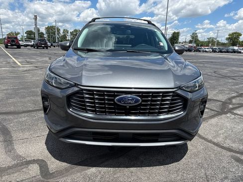 Used 2023 Ford Escape Platinum AWD/4WD image 3
