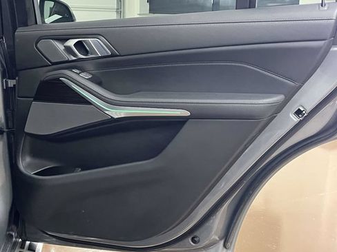Used 2025 BMW X7 xDrive40i w/ Premium Package AWD/4WD image 28