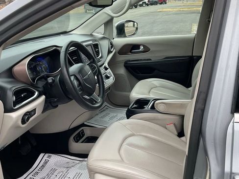 Used 2021 Chrysler Voyager Lxi image 20