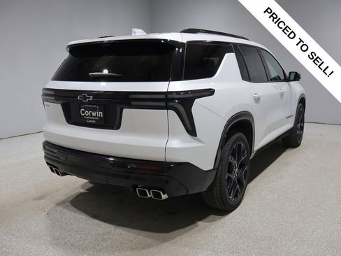 Used 2024 Chevrolet Traverse RS w/ LPO, Floor Liner Package AWD/4WD image 2