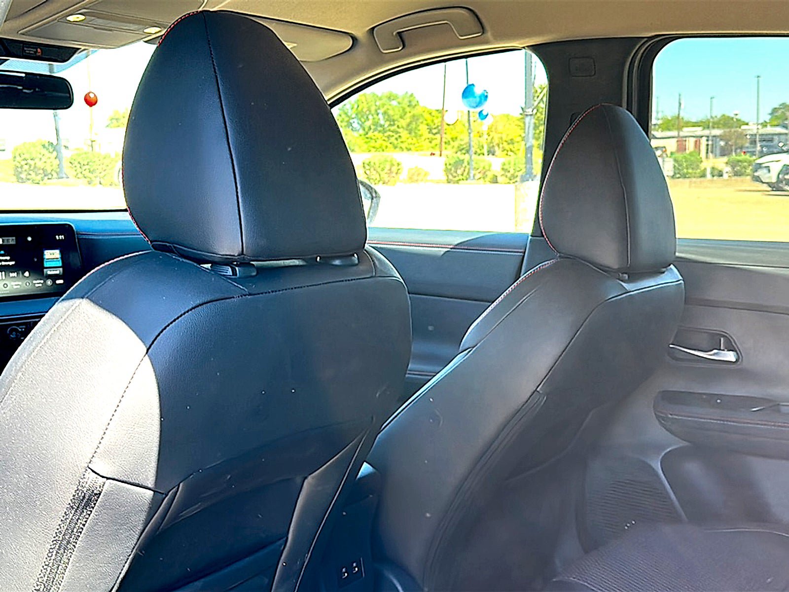 Used 2025 Nissan Kicks SR FWD image 17