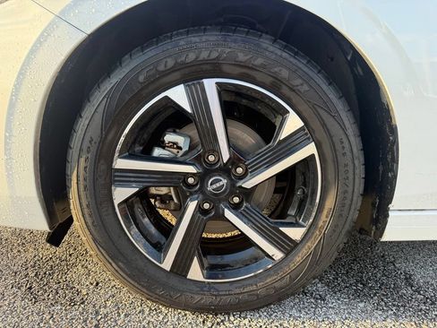 Used 2024 Nissan Sentra SV FWD image 19