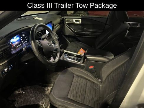 Used 2020 Ford Explorer XLT w/ Comfort Package image 5