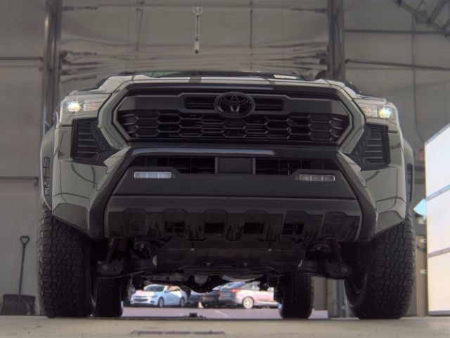 Used 2026 Toyota Tacoma TRD Off-Road AWD/4WD image 2