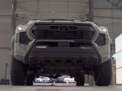 Used 2026 Toyota Tacoma TRD Off-Road AWD/4WD image 2