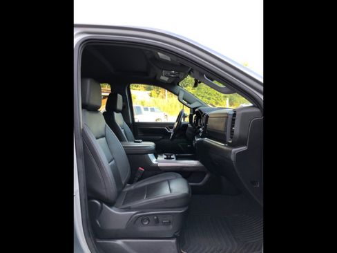 Used 2024 Chevrolet Silverado 2500 LTZ w/ LTZ Premium Package image 16