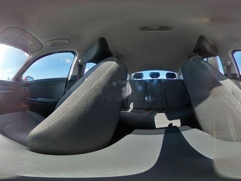 Used 2025 Kia K4 LXS image 45