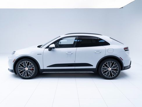 New 2025 Porsche Macan 4S Electric image 3