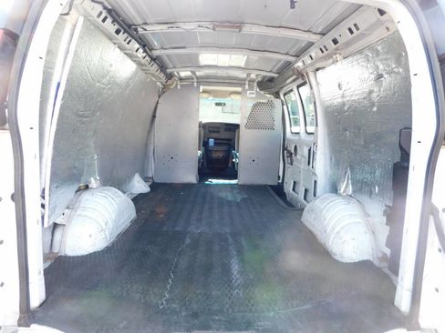 Used 2003 GMC Savana 1500 w/ Chrome Appearance Package image 5