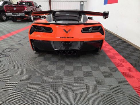 Used 2019 Chevrolet Corvette Z06 RWD image 11