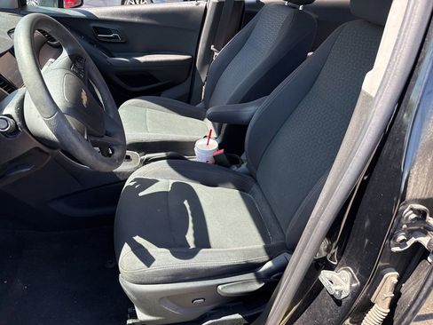 Used 2017 Chevrolet Trax LS image 13