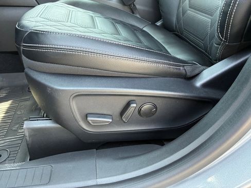 Used 2024 Ford Escape SE w/ PHEV Premium Package FWD image 12
