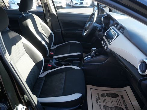 Used 2021 Nissan Versa SV image 16