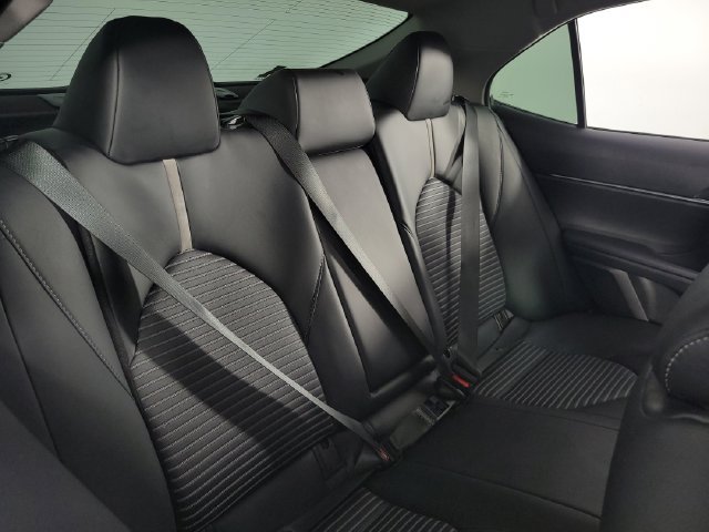 Used 2020 Toyota Camry SE FWD image 16