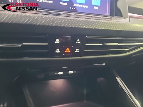 Used 2024 Volkswagen Golf R image 46