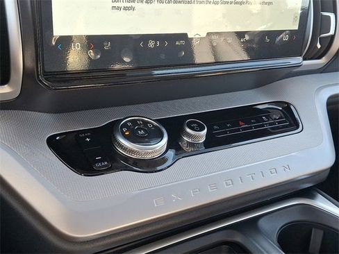 New 2025 Ford Expedition Active image 10