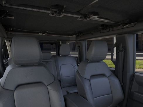 New 2025 Ford Bronco Badlands image 12