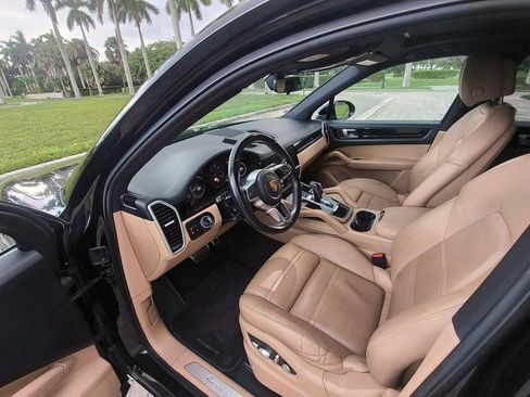 Used 2019 Porsche Cayenne S AWD/4WD image 25