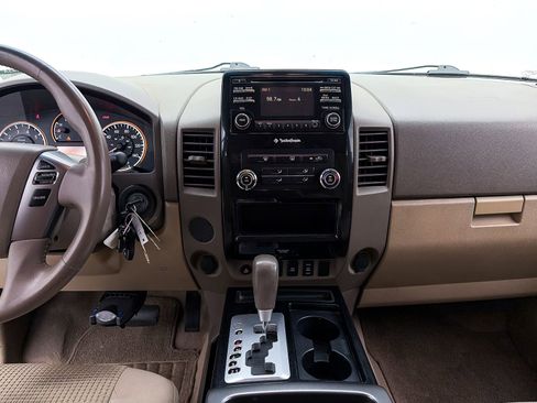 Used 2014 Nissan Titan SV w/ SV Premium Utility Package image 5