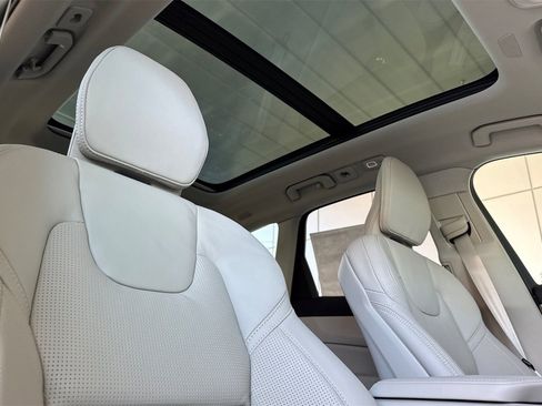 New 2026 Volvo XC60 T8 Ultra w/ Protection Package Premier AWD/4WD image 16