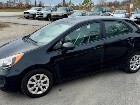 Used 2013 Kia Rio EX image 2