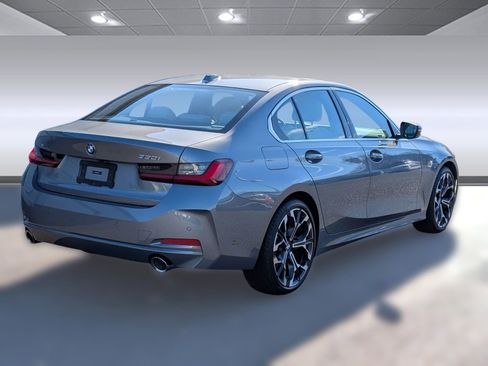 Used 2025 BMW 330i xDrive Sedan w/ Premium Package image 9