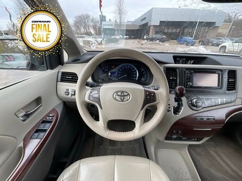 Used 2014 Toyota Sienna XLE image 13