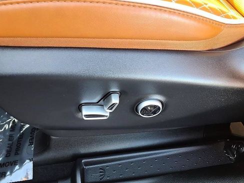 Used 2026 Chrysler Pacifica Pinnacle FWD image 19